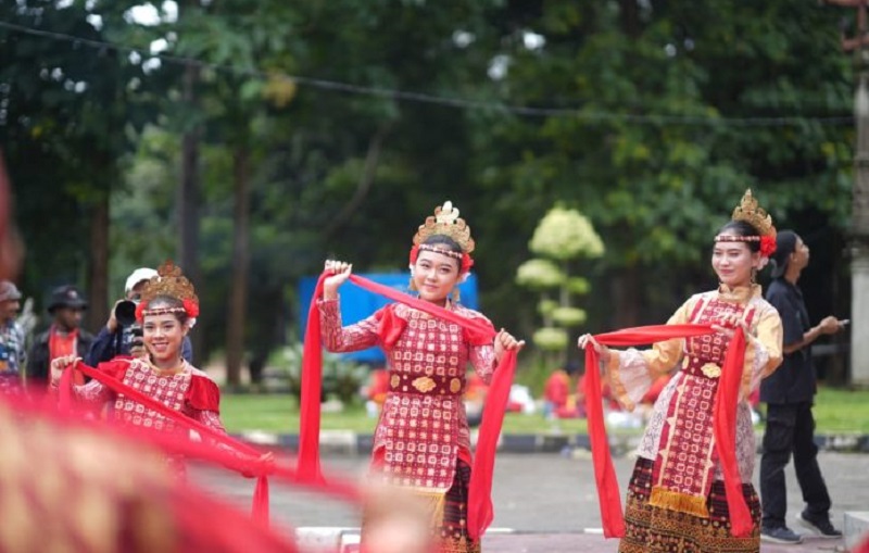 Unila Helat Pementasan Seni Pada Anugrah Be Strong Festival Kebudayaan dan Cinta Tanah Air