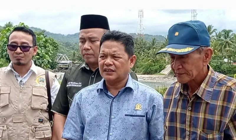 Anggota Komisi V DPRD Lampung Datangi Tanggul Jebol di Kecamatan Karya Penggawa