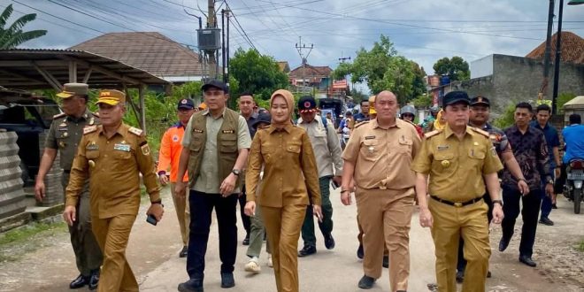 Pastikan Penanganan Bencana Banjir Berjalan Optimal, Wagub Jihan Nurlela Tinjau Posko Kesehatan dan Operasional Alat Berat di Lokasi Banjir