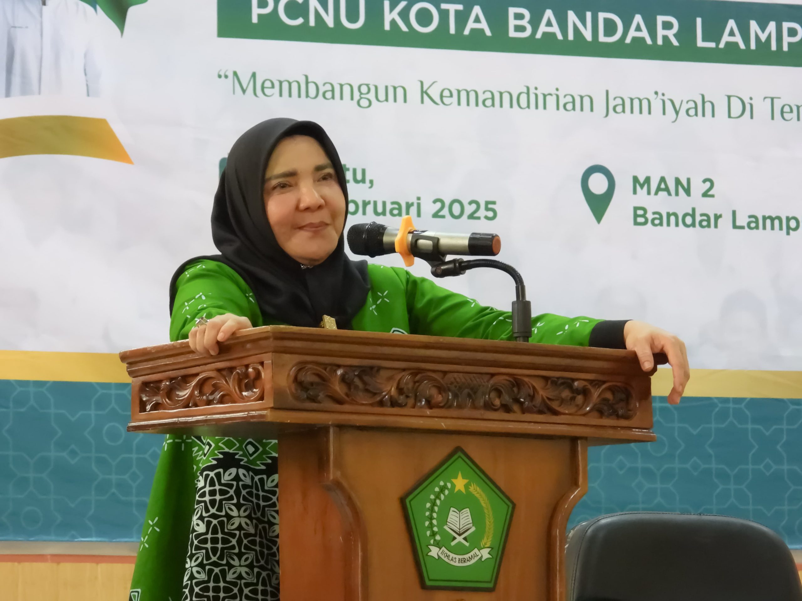 Walikota Bandar Lampung Hj. Eva Dwiana membuka secara resmi muskercab I PCNU kota Bandar Lampung