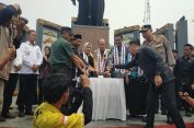 Pj. Bupati Tanggamus dan Wakil Bupati Terpilih Resmikan Taman Kota Ir. Soekarno Kota Agung