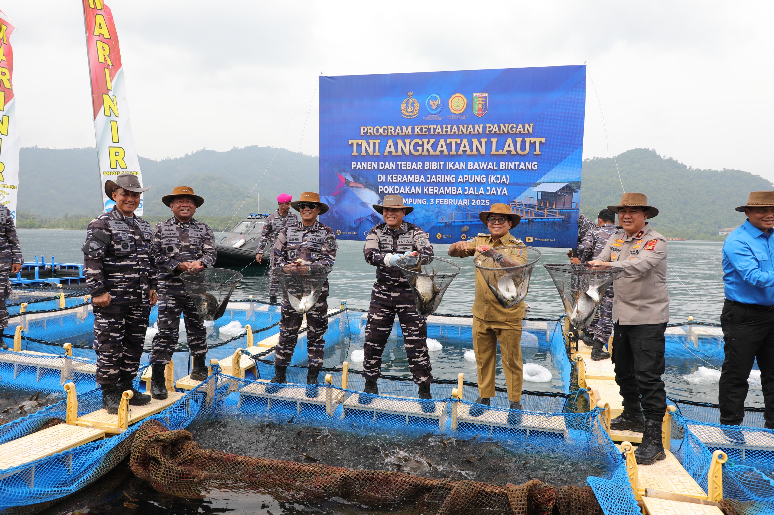 Waka Polda Lampung Turut Dampingi KSAL Tinjau Program Ketahanan Pangan Nasional dan Makan Bergizi Gratis, di Lampung
