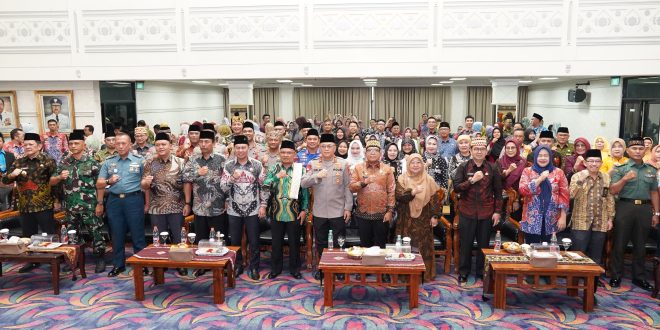 Pj. Gubernur Lampung Hadiri Peringatan Isra Mi’raj 1446 H, Momentum Transformasi Diri Menuju Pribadi Lebih Baik