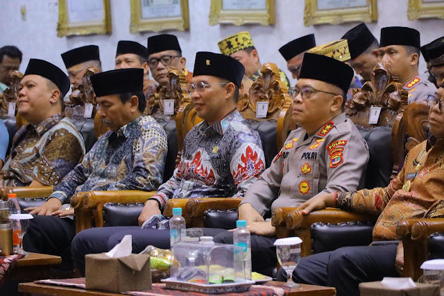 Kapolda Lampung Irjen Pol Helmy Santika Hadiri Peringatan Isra’ Mi’raj Nabi Muhammad SAW 1446 H