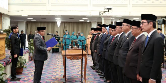 Pj. Gubernur Lantik 12 Pejabat Pimpinan Tinggi Pratama