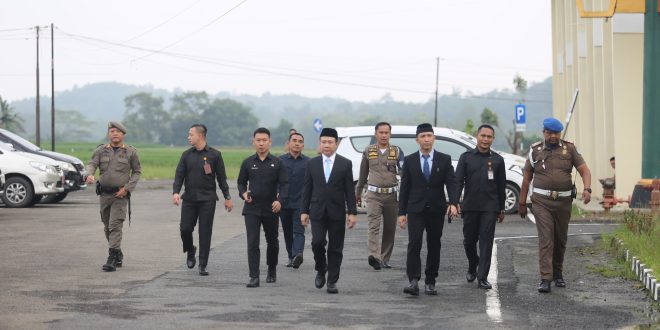 Terakhir Pimpin Apel, Pj Bupati Pringsewu Pamitan Sekaligus Ingatkan ASN Tingkatkan Kompetensi