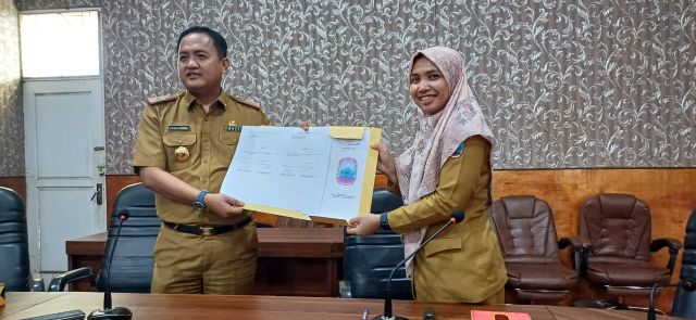 Serah Terima Jabatan Sekretaris DPRD: Momentum Penyegaran dan Peningkatan Kinerja di Lamsel
