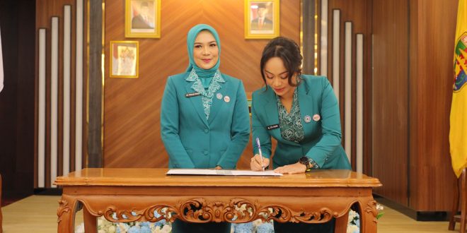 Ibu Purnama Wulan Sari Mirza Lantik Ketua TP-PKK dan Ketua Tim Pembina Posyandu Kabupaten Lampung Selatan Ibu Zita Anjani Radityo Egi