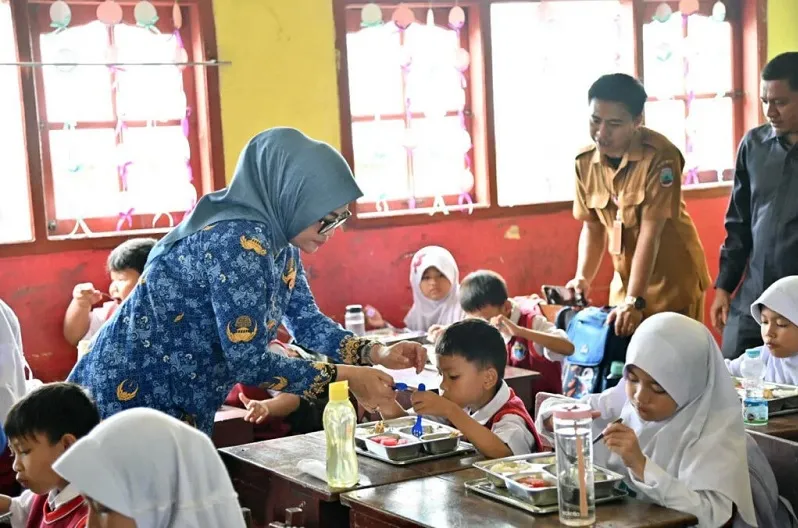 Launching Makan Bergizi Gratis di Lampung Selatan Sasar 2.482 Siswa di Kecamatan Kalianda