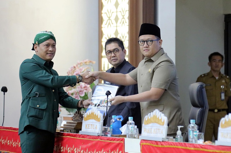 Pj Sekretaris Daerah Hadiri Rapat Paripurna DPRD Provinsi Lampung
