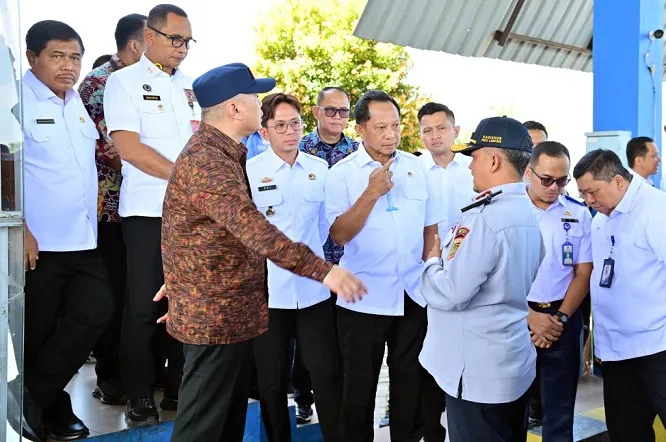 Bupati Egi Dampingi Mendagri dan Menhub Tinjau Jembatan Timbang Way Urang