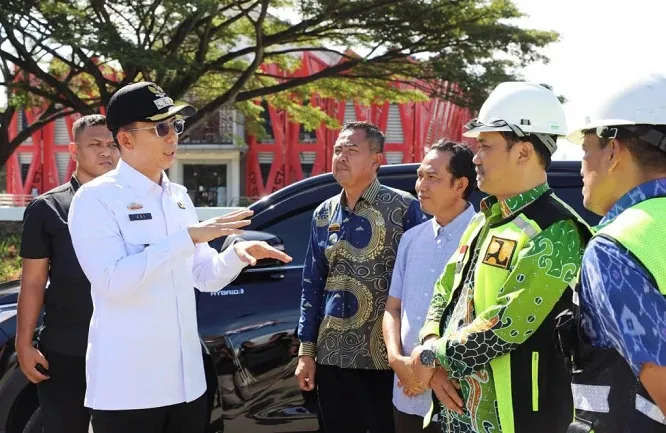 Respon Keluhan Warga, Bupati Egi Pastikan Pembangunan Jalan Rusak di Samping MPP Dimulai Pekan Ini