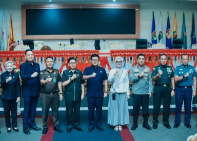 Rapat Paripurna DPRD Lampung Dihadiri Jihan Nurlela