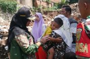 Walikota Bandar Lampung Eva Dwiana Langsung Turun Memberikan Bantuan