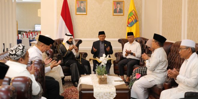 Gubernur Rahmat Mirzani Djausal Gelar Jamuan Buka Puasa Bersama Imam dan Qori dari Saudi Arabia Syeikh Abdurrahman Al Ausy di Mahan Agung