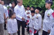 Bupati Pringsewu H. Riyanto Pamungkas Serahkan Bantuan ke Rumah Ibadah dan Lembaga Keagamaan di Ambarawa