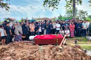 Suasana Haru Pemakaman Briptu Anumerta Ghalib yang Gugur Saat Bertugas