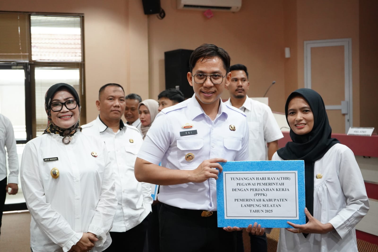 THR ASN Lamsel Sudah Mulai Cair Hari Ini, Mulai Bulan Depan ASN Gajian Rutin Tiap Tanggal 1