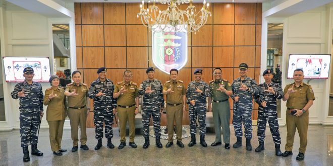 Pj. Sekdaprov M. Firsada Terima Kunjungan Kehormatan Komandan Gugus Tempur Laut Koarmada I Jakarta Laksamana Pertama Mohamad Taufik