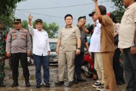 Respon Cepat DPRD Provinsi Lampung Tinjau Jalan Bangunrejo – Kalirejo Lamteng