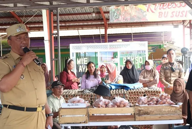 Wakil Bupati I Komang Koheri Buka Gerakan Pasar Murah