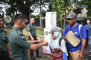 Raih Keberkahan Dibulan Ramadhan, Korem 043/Gatam Bagikan Takjil Gratis