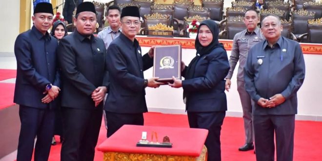 Walikota Eva Dwiana Sampaikan LKPJ dan RPJDM di DPRD Bandar Lampung