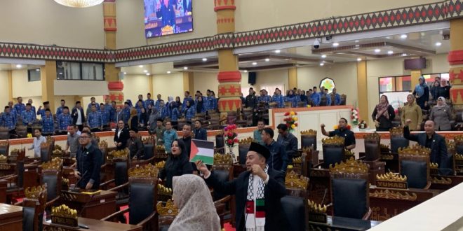 Takbir Bergemuruh di Sidang Paripurna Walikota dan warga Kota Bandar Lampung Dukung dan Bela Palestina