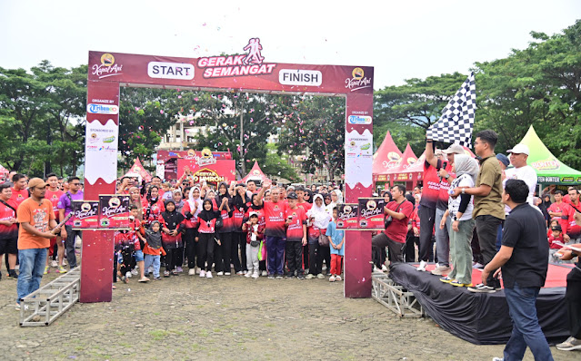 M.Syaiful LepasWabub Lamsel Ribuan Peserta Jalan Sehat Kapal Api Bersama Tribun Lampung