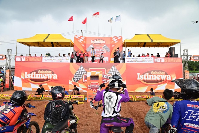 Bupati Egi Buka Motocross-Grasstrack Putaran 1 di Sirkuit WG 99 Margorejo