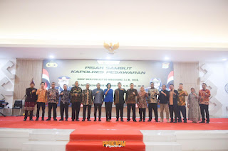 Pisah Sambut Kapolres Pesawaran, AKBP Maya Henny Serahkan Tongkat Komando kepada AKBP Heri Sulistyo