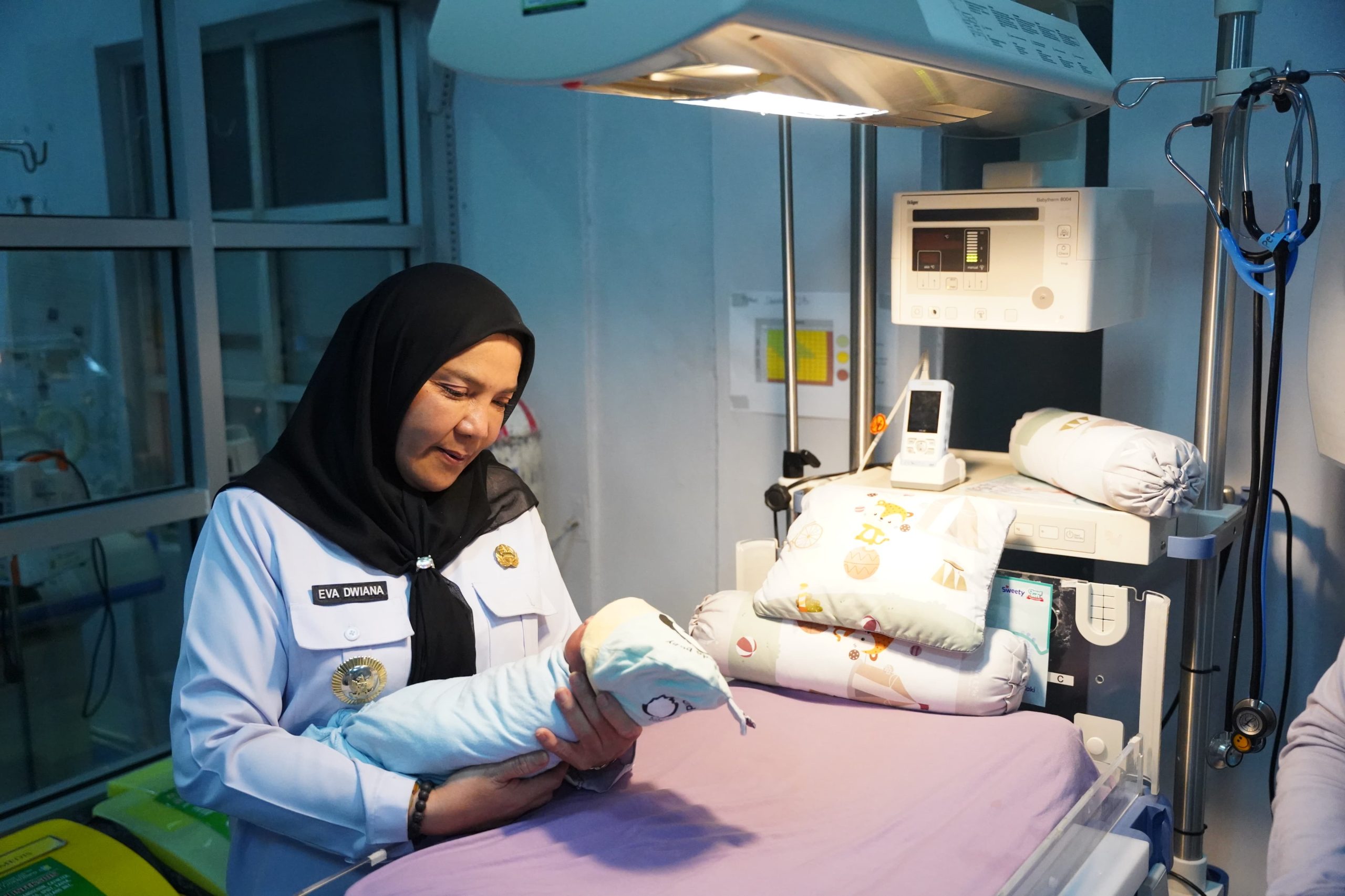 Walikota Eva Dwiana Sangat Prihatin Tengok Bayi Yang Di Buang Orang Tuanya