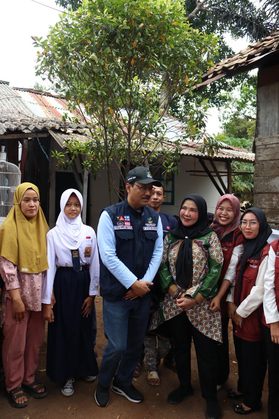 Walikota Eva Dwiana Dampingi Kunker Mensos Drs.H.Saifullah Yusuf Kunjungi Sekolah Rakyat