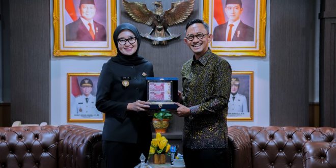 Pemprov Lampung Apresiasi Dedikasi Junanto Herdiawan, Ajak Bimo Epyanto Lanjutkan Kolaborasi Jaga Ekonomi Daerah