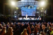 Bikin Adem, Ribuan Jemaah Bersholawat Bareng Bupati Egi