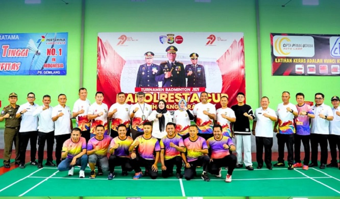 Walikota Bandar Lampung Buka Turnamen Badminton Kapolresta Cup