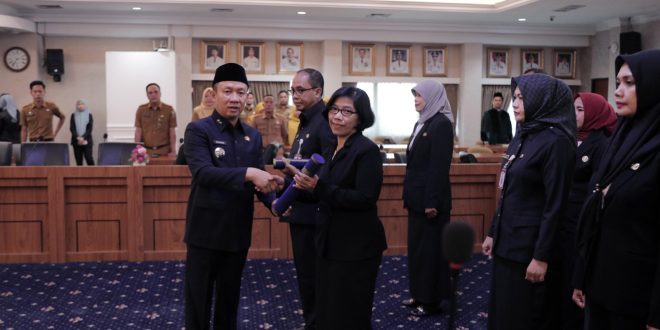 Sekdaprov Marindo Lantik 15 Pejabat Fungsional di Lingkungan Pemprov Lampung