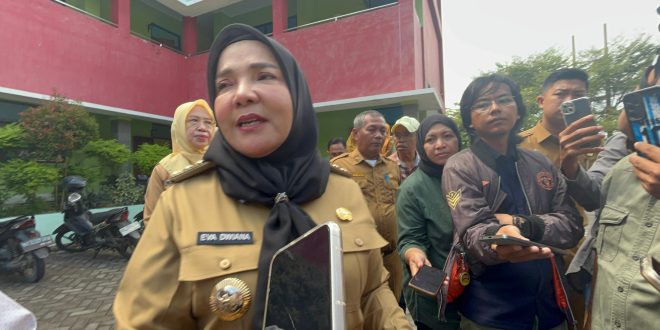 Walikota Eva Dwiana Tinjau Pelaksanaan MPLS SD dan SMP di Bandar Lampung