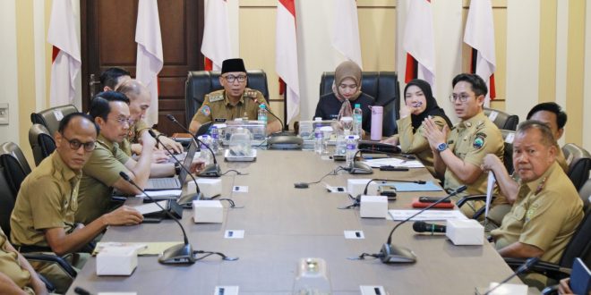 Walikota Eva Dwiana Hadiri Rapat Pengelolaan Sampah Bersama Gubernur Lampung