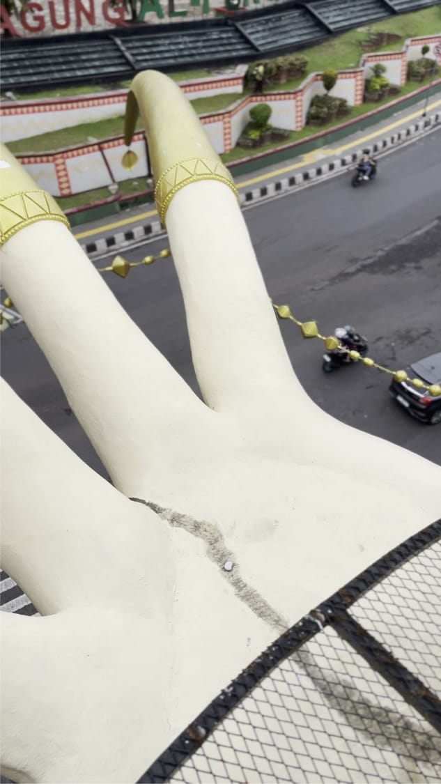 JPO Siger Millenial Tidak Retak, Bunda Eva Pastikan Itu Hanya Lumut 