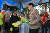 Polda Lampung Kick Off Distribusi 74 Ton Beras, Pastikan Harga Stabil hingga Akhir Tahun