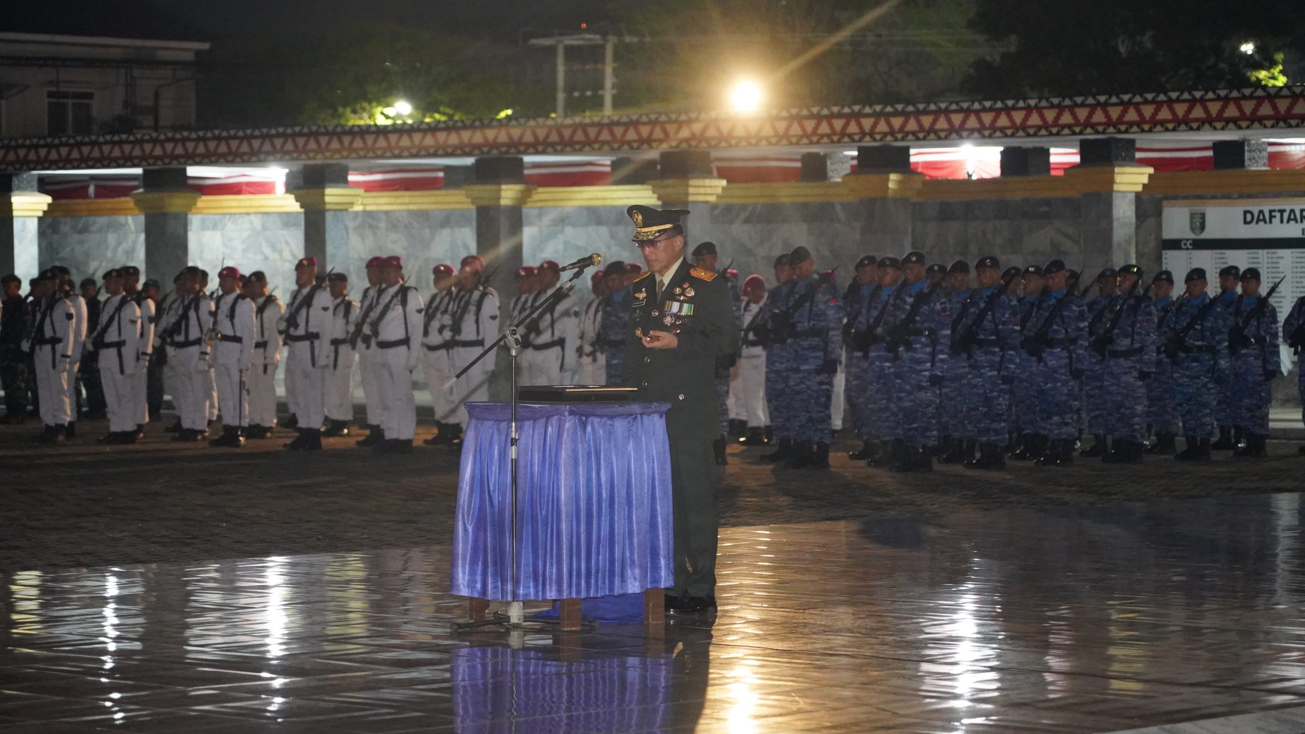 Hening Cipta untuk Pahlawan, Danrem 043/Gatam Irup Apel Kehormatan dan Renungan Suci di TMP Kedaton Lampung”