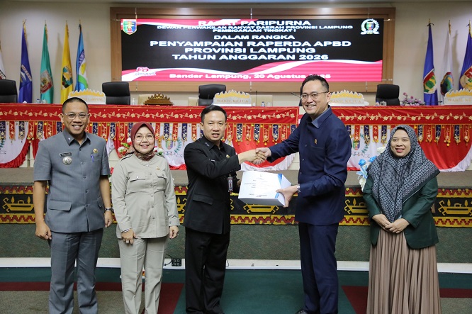 Pemprov Lampung Serahkan Dokumen Raperda APBD Tahun Anggaran 2026 Ke DPRD
