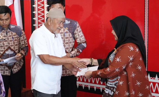 Ringankan Beban Warga, Walikota Bandar Lampung Salurkan Bantuan Korban Bencana