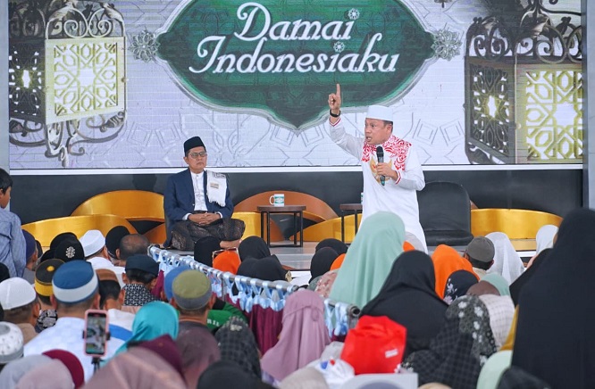 Perkuat Nilai Persatuan, Gubernur Ikuti Dakwah di Masjid Raya Al-Bakrie