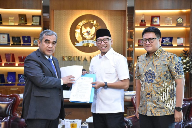 Gubernur dan Ketua DPRD Lampung Sampaikan Tuntutan Aksi Massa Ke Ketua MPR