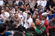 Guyub! Gubernur, Pangdam, dan Kapolda Lampung Duduk Lesehan Bersama Massa Aksi