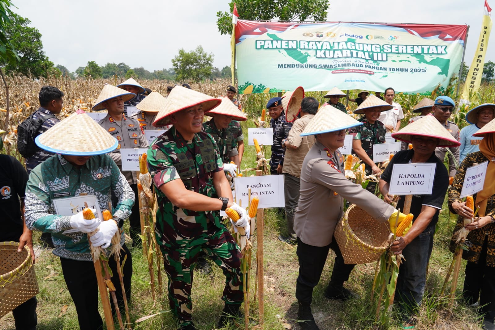 Panen Raya Serentak, Pangdam XXI/Radin Inten Hadir Bersama Polda Lampung”
