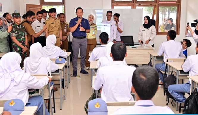 Bupati Egi Dampingi Menko AHY Tinjau Sekolah Rakyat di Lampung Selatan