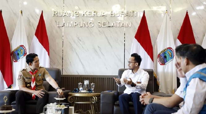 Bupati Egi Kawal Program Pasang Baru Listrik Gratis, Pastikan Warga Tak Tertinggal dari Daerah Lain